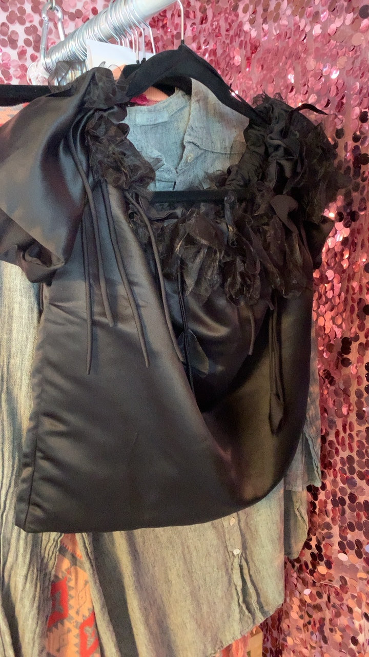 Black Cropped Shirt / Size: L