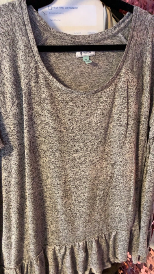 Susina Grey Shirt / Size: M