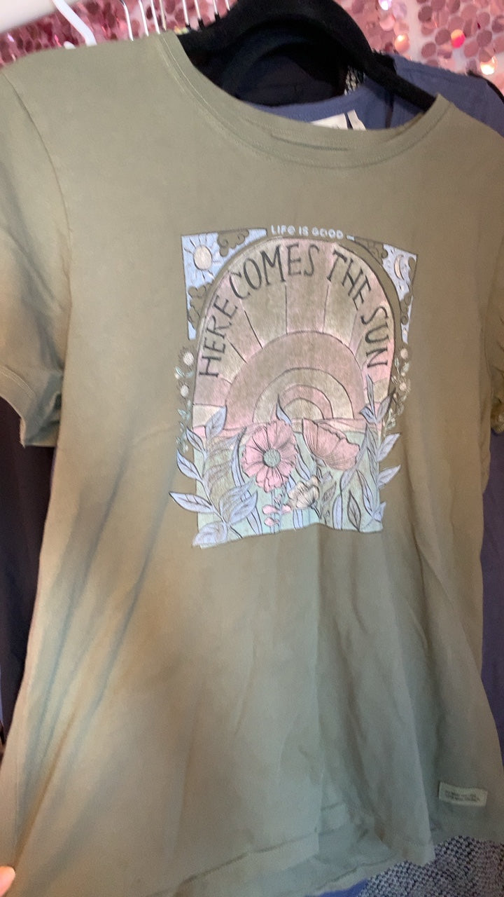 Life Is Good Shirt / Size: L