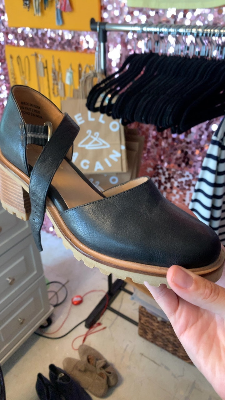 Seychelles Black Shoes / Size: 6.5