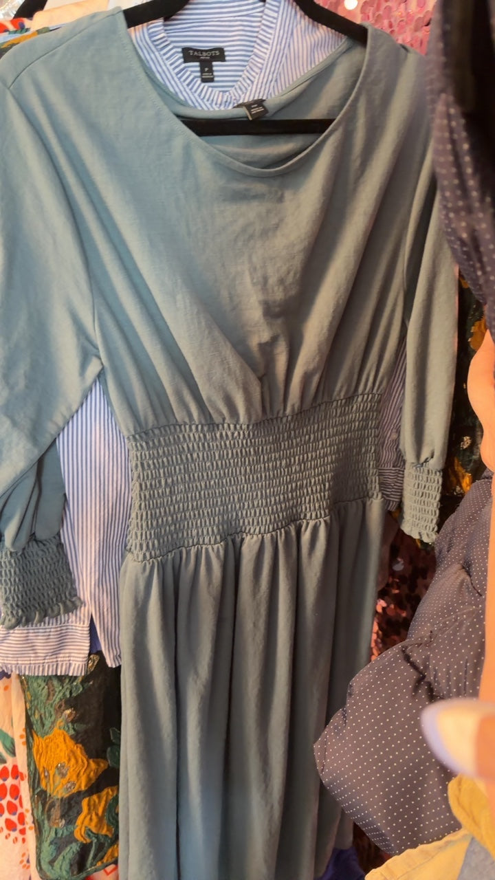ANN TAYLOR Smocked Waist and Sleeve Dress / Size: XSP