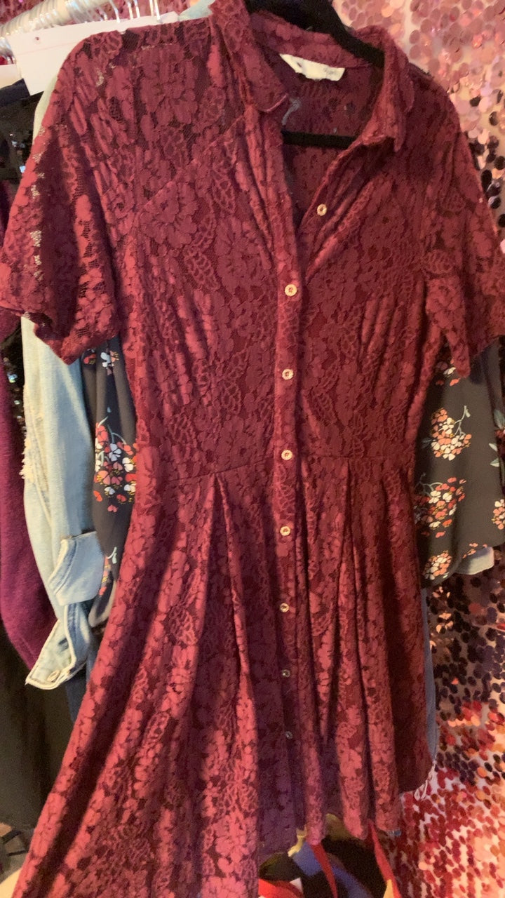 Yuni lace maroon Dress / Size: S