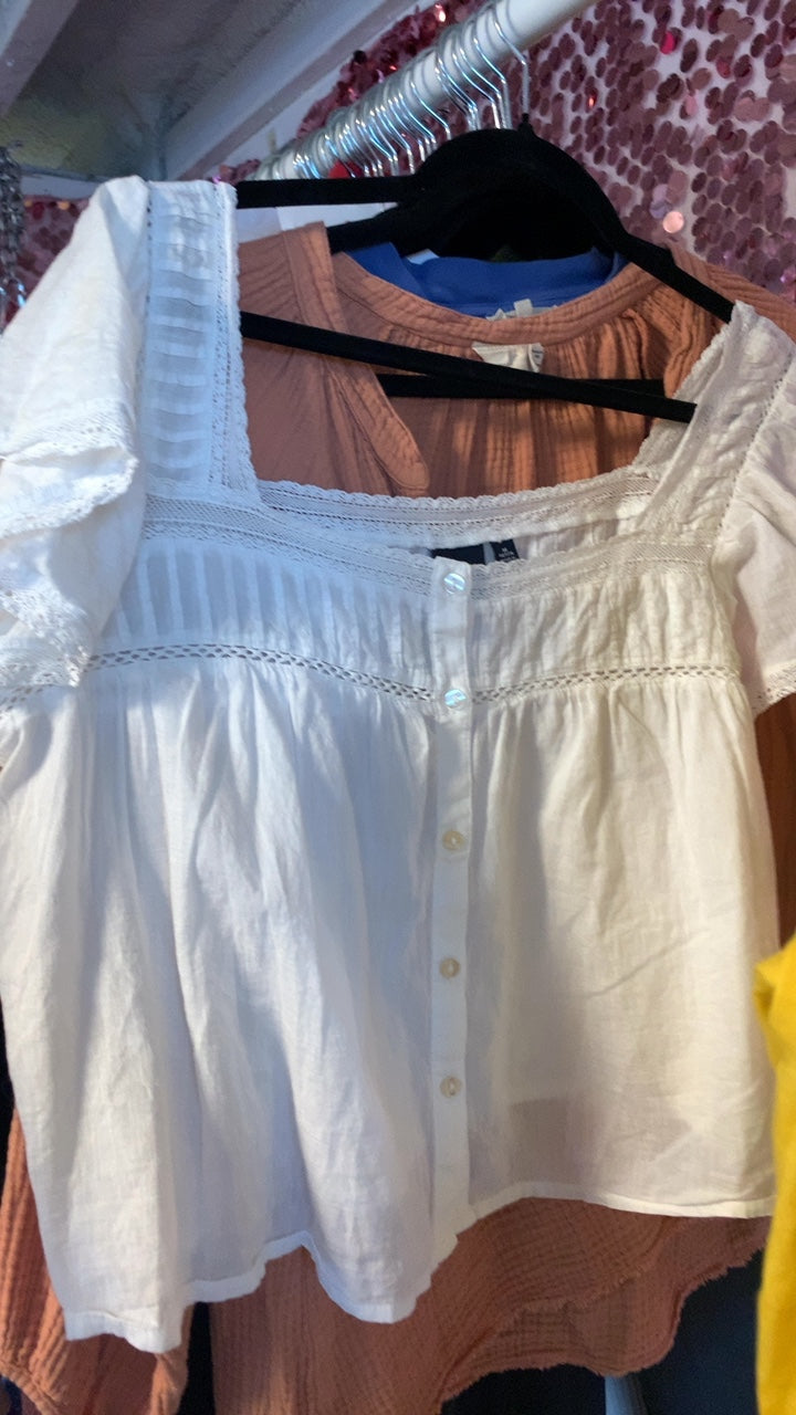 GAP lace button Shirt / Size: MP