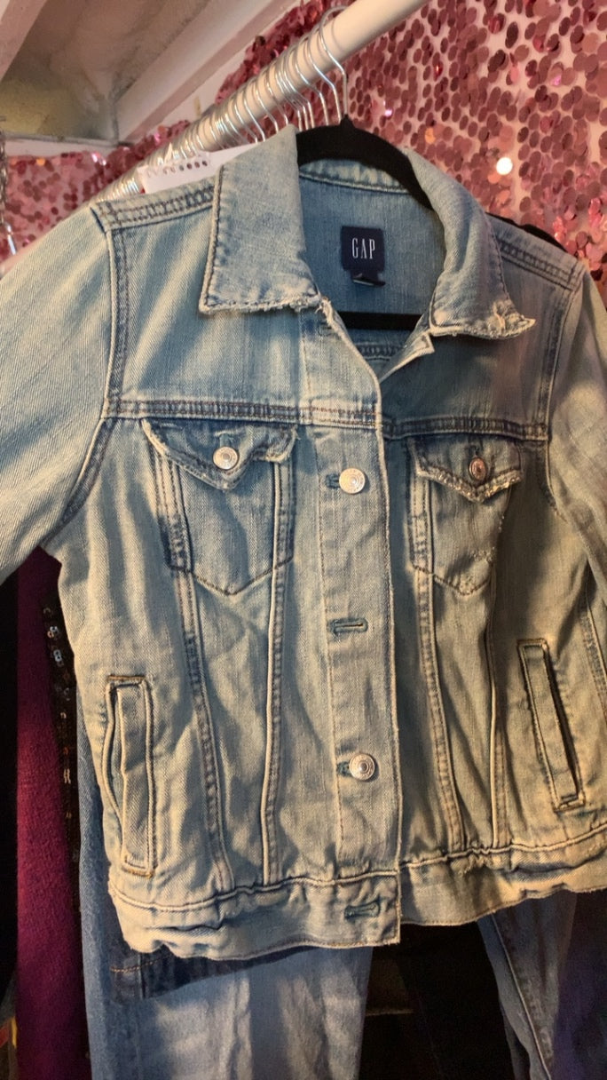 GAP distressed Jean jacket / Size: S