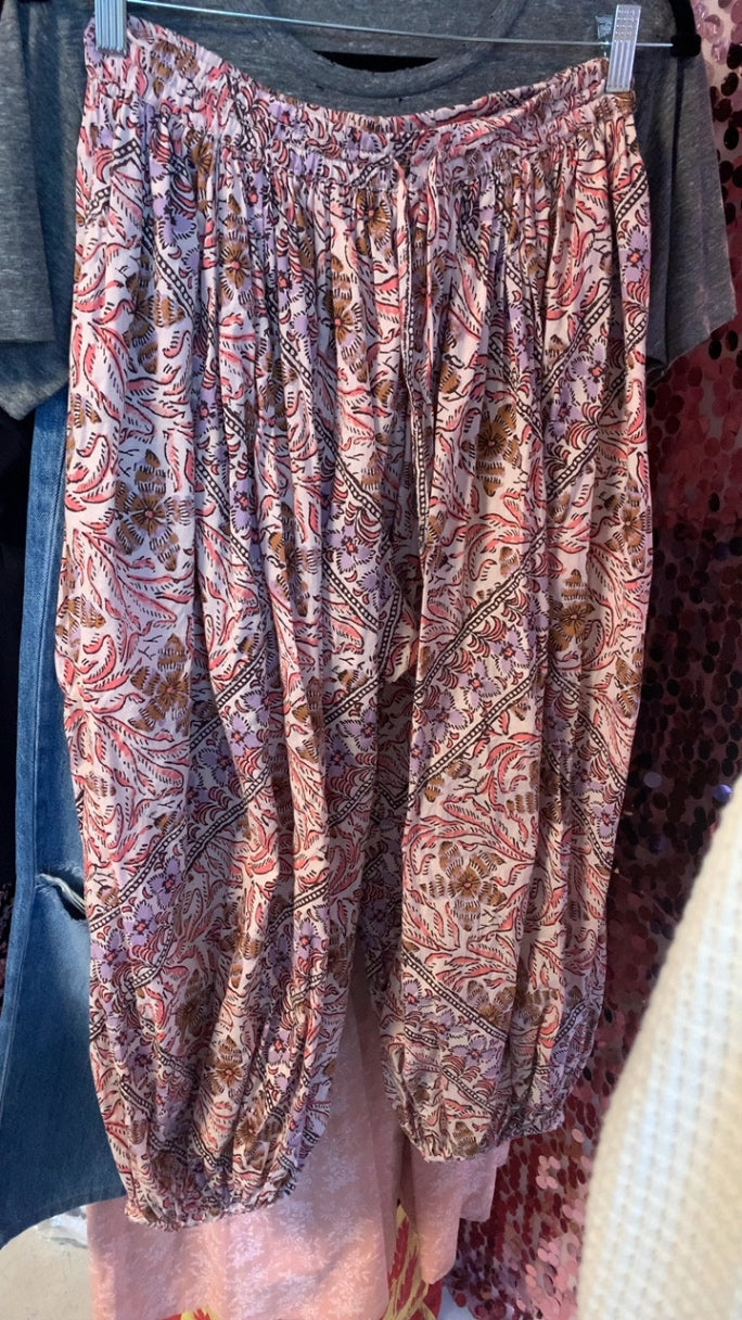 Out from under balloon Pants / Size: SP
