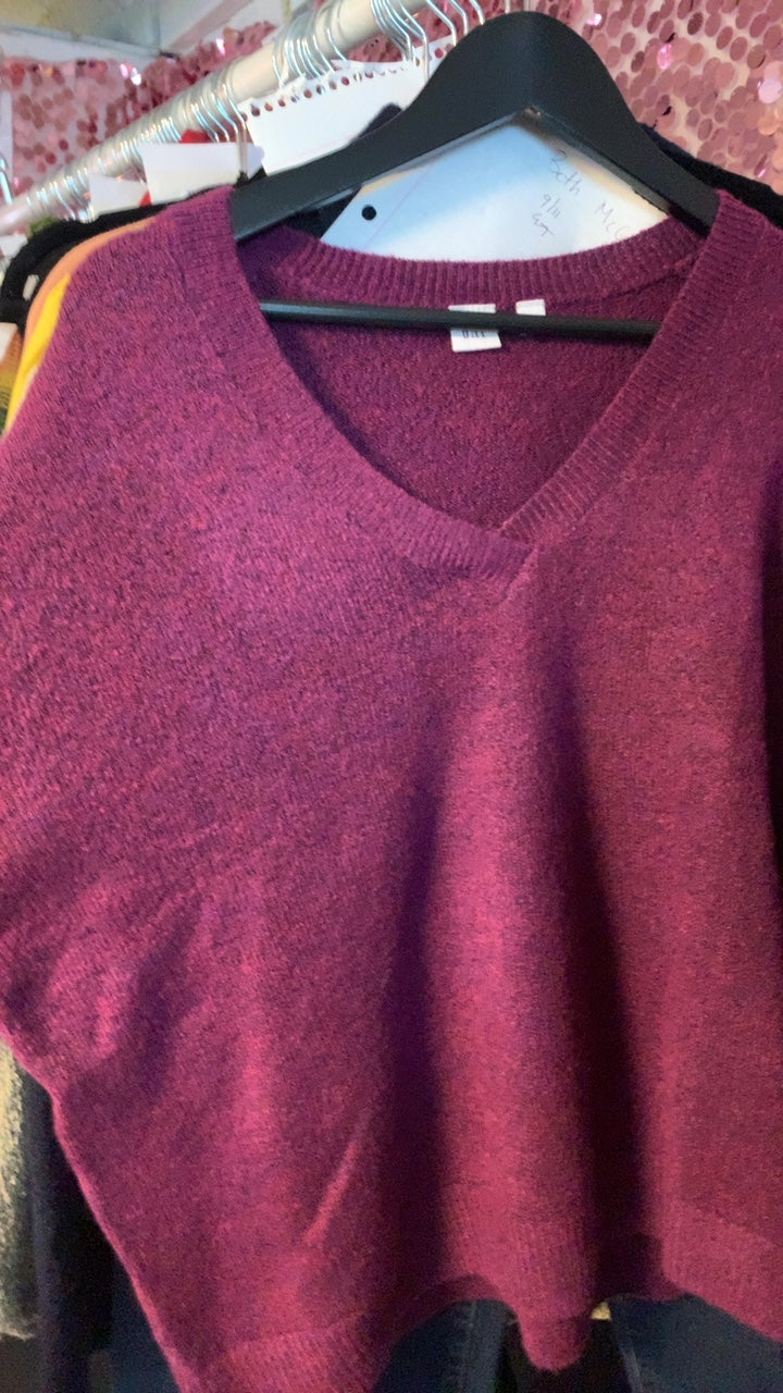 GAP purple Sweater / Size: L