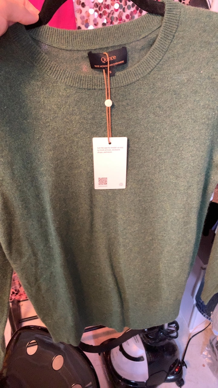 Quince NWT Green Sweater / Size: S
