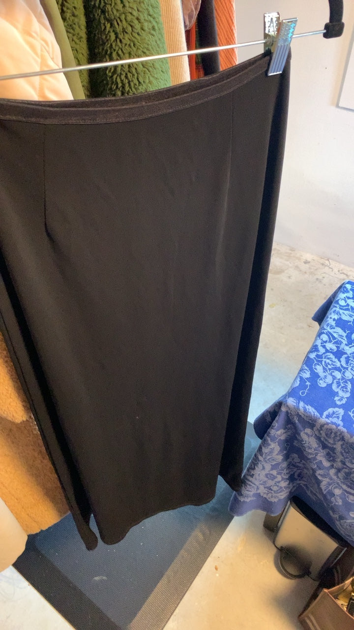 J.Jill Black Slip Skirt / Size: S