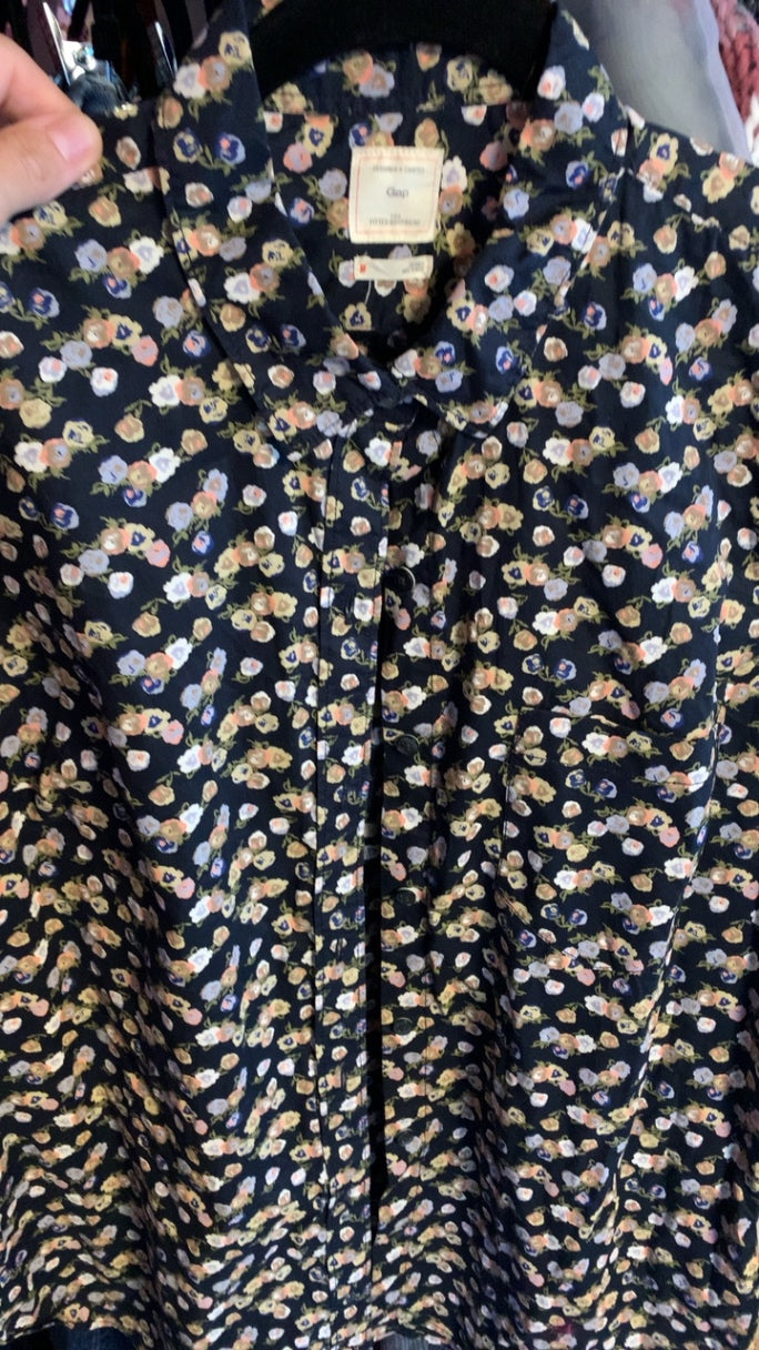 GAP Floral Shirt / Size: M