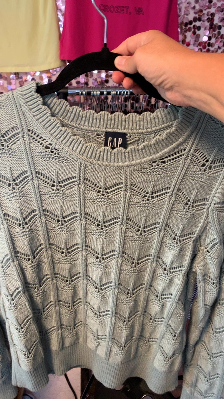 GAP Sea Foam Sweater / Size: M