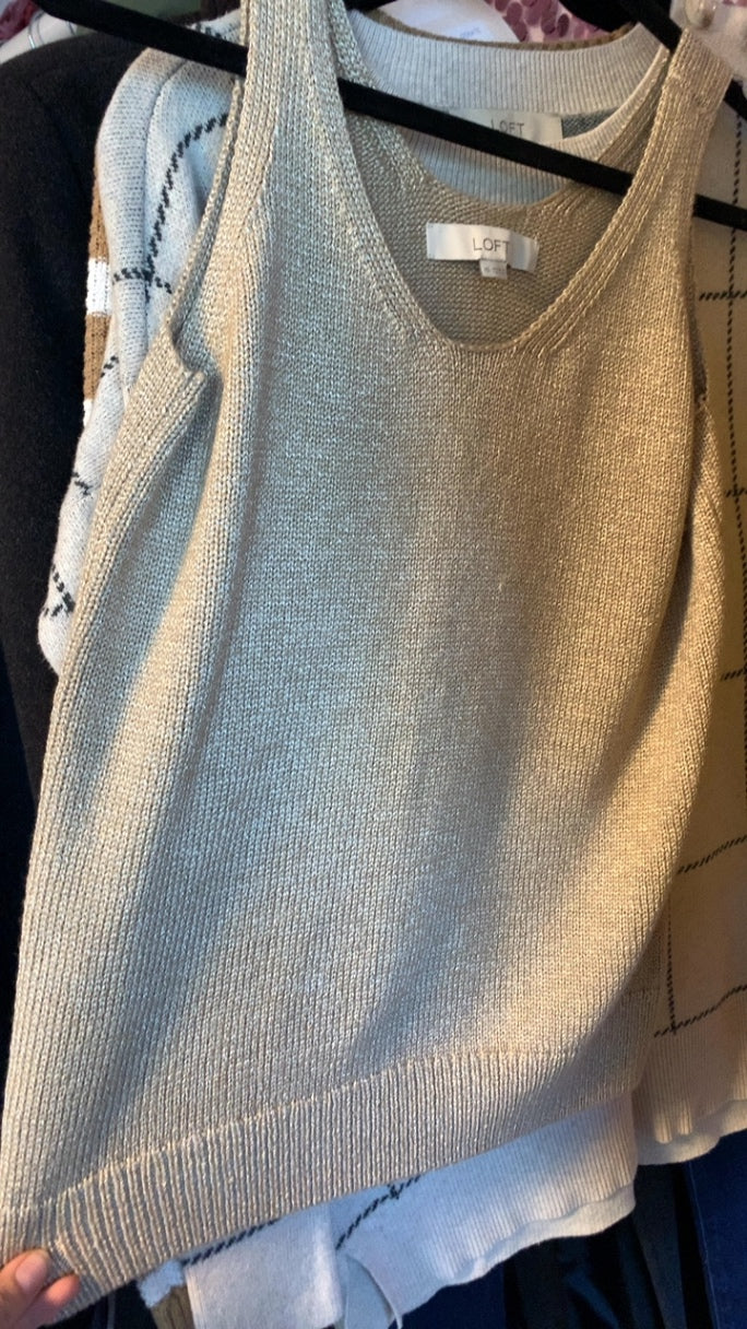 LOFT Woven Tank Top / Size: XS