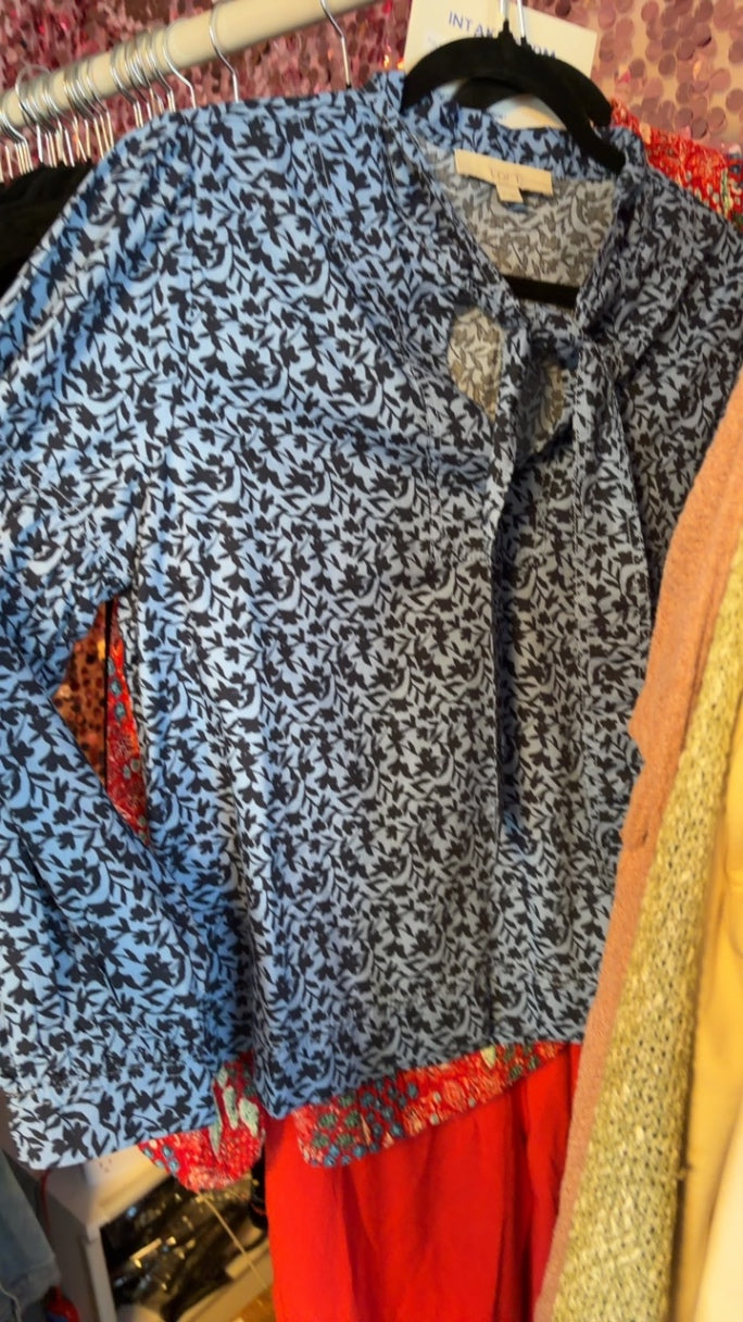 LOFT Tie Neck Floral Shirt / Size: M