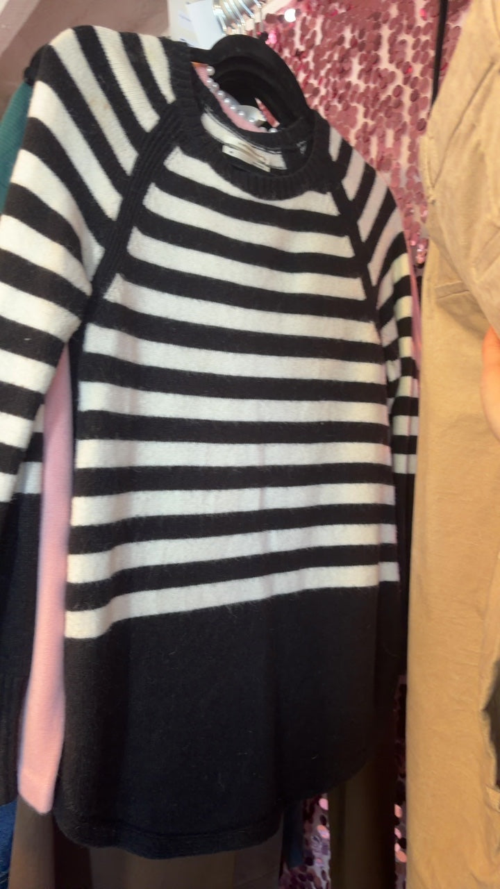 Anthropologie Striped Black and White Sweater / Size: XS