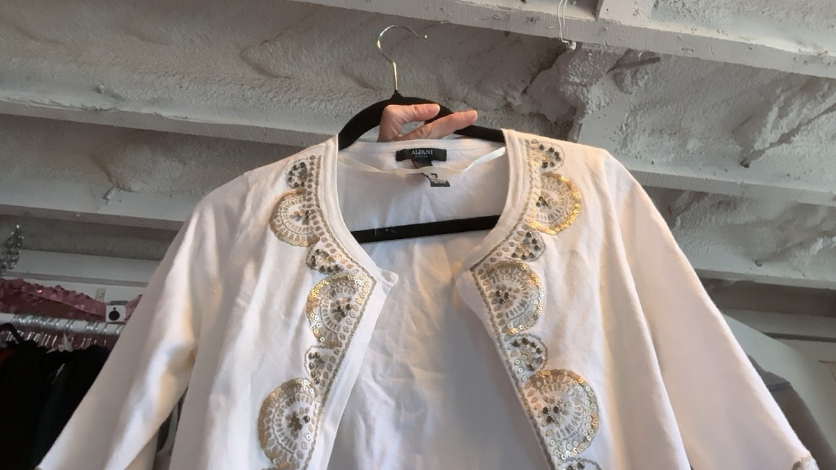 Alfani Cropped Beaded Cardigan in White / Size: S