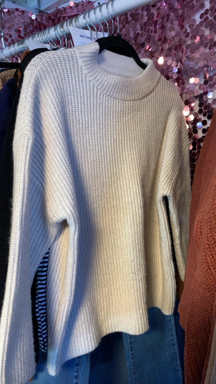 Nicole Miller Cream Sweater / Size: